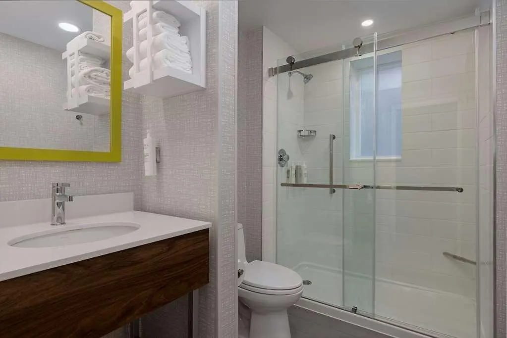 Hampton Inn And Suites By Hilton Toronto Downtown 酒店